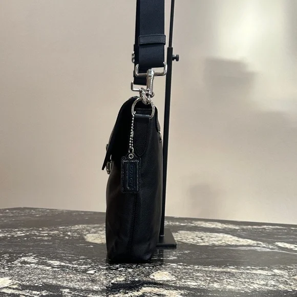 Like New Coach “Beckett” Black🖤Leather Briefcase, Messenger Flap, Crossbody
